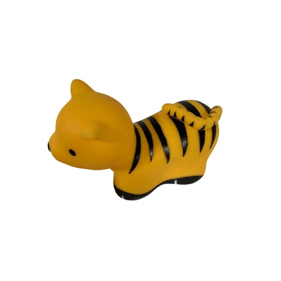 Lot of 3 Play Toy Pretend animals Farm Frog Lamb Tiger plastic Figures - Picture 4 of 5